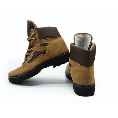 Bota de serraje para trekking
